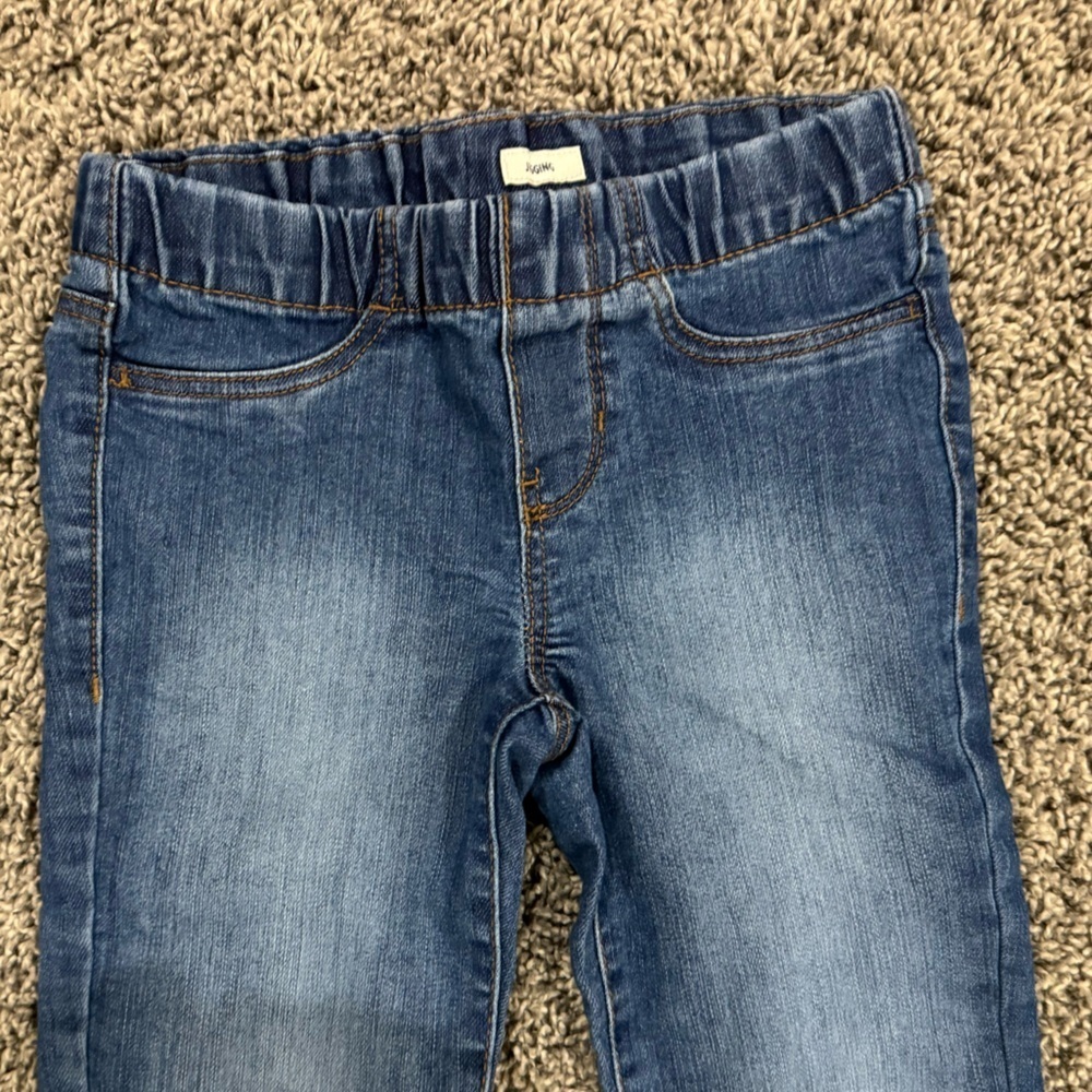 5/$25 OshKosh pull on jeggings, size 5 - Picture 2 of 4